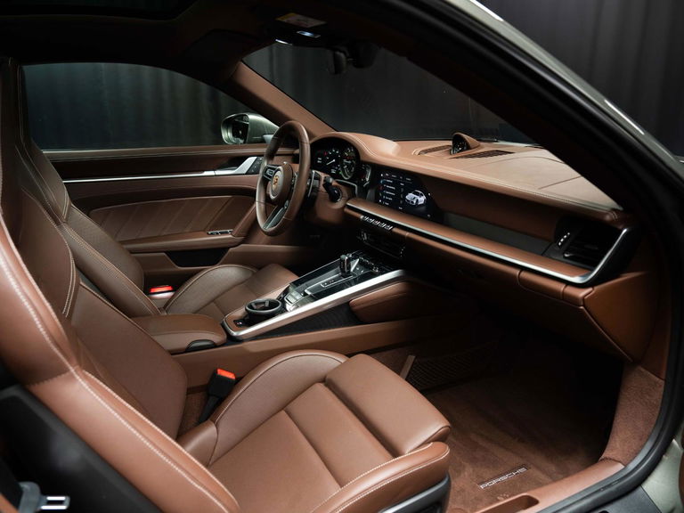 Porsche 992 Carrera GTS