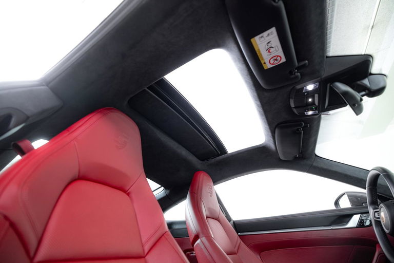 Porsche 992 Carrera 4S