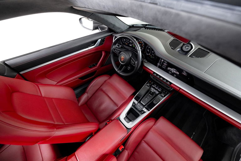 Porsche 992 Carrera 4S