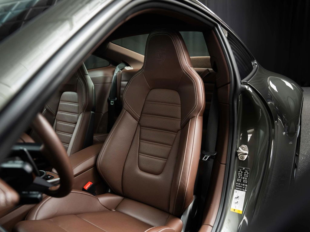 Porsche 992 Carrera GTS