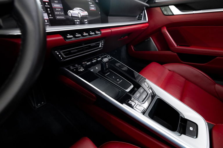 Porsche 992 Carrera 4S