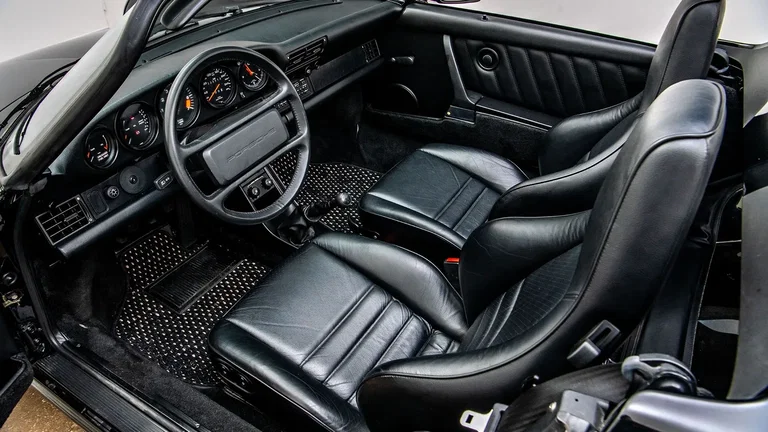 Porsche 911 Carrera 3.2 Speedster (US)