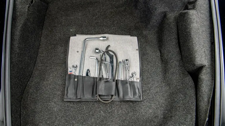 Porsche 911 Carrera 3.2 Speedster (US)