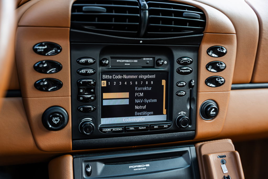 Porsche 996 Carrera 4 Millennium Edition