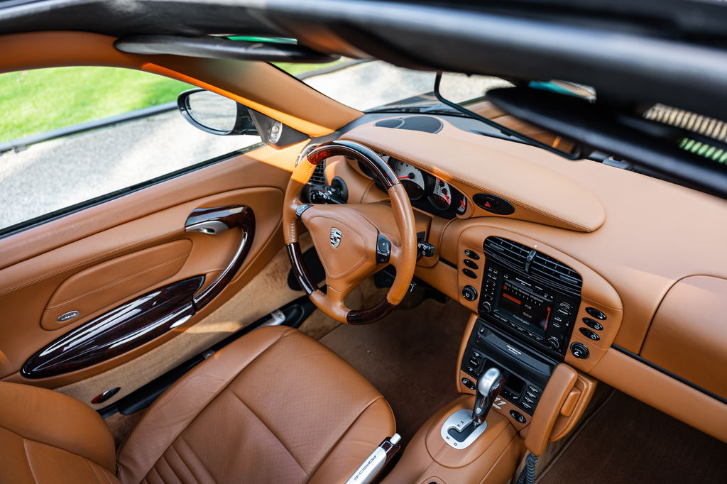 Porsche 996 Carrera 4 Millennium Edition