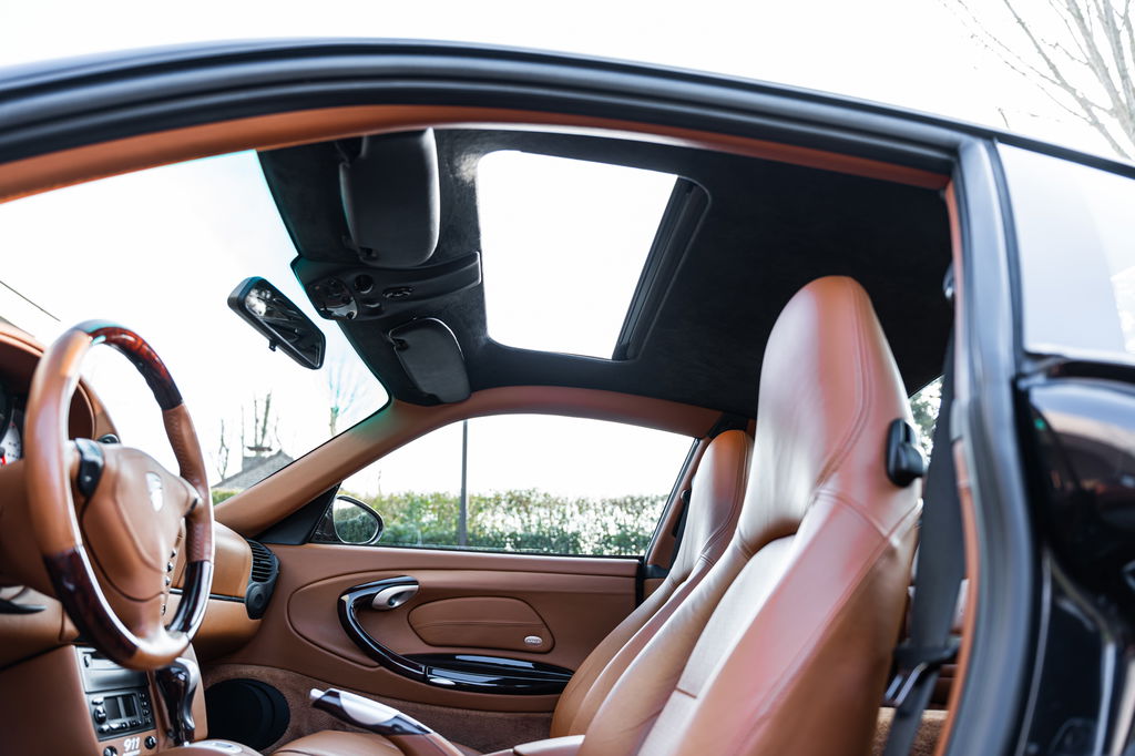 Porsche 996 Carrera 4 Millennium Edition