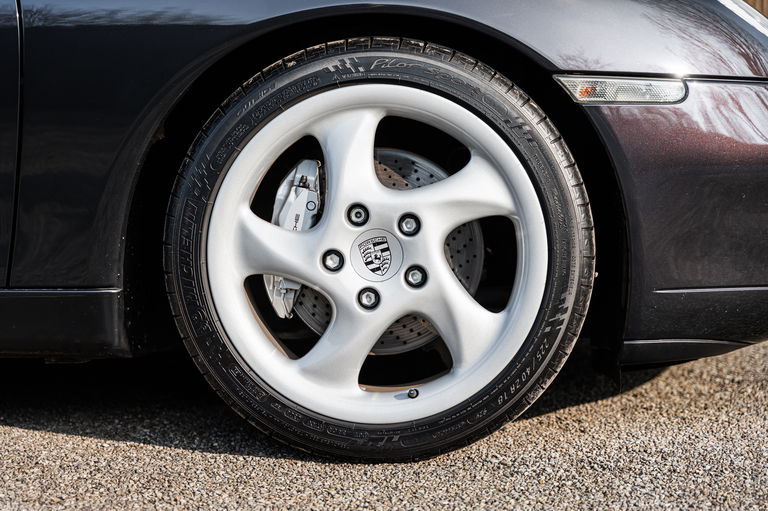 Porsche 996 Carrera 4 Millennium Edition