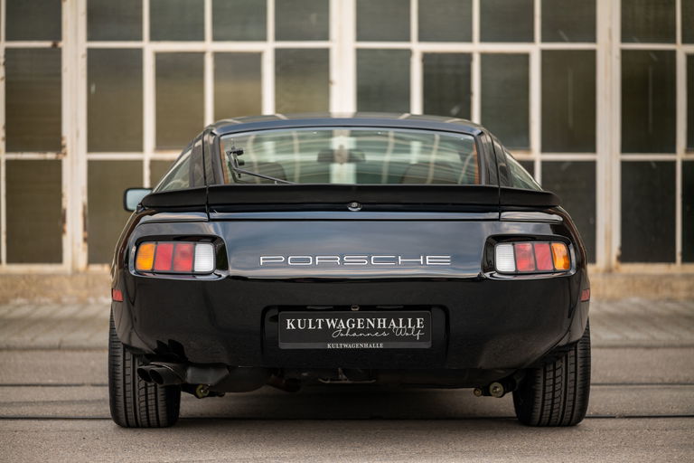 Porsche 928 S
