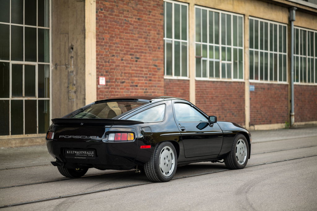 Porsche 928 S