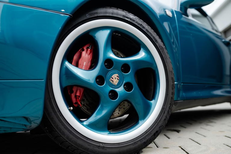 Porsche 993 Carrera 4S