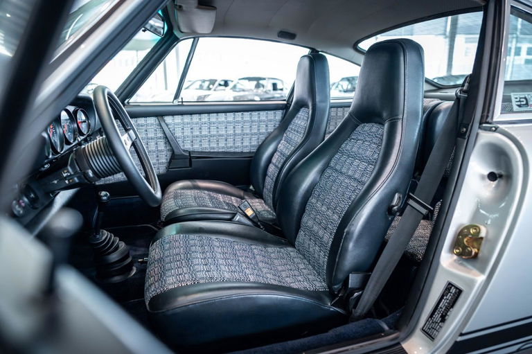 Porsche 911 “25 Jahre Jubiläumsmodell”