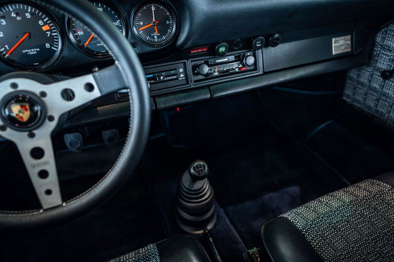 Porsche 911 “25 Jahre Jubiläumsmodell”