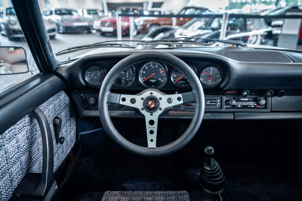 Porsche 911 “25 Jahre Jubiläumsmodell”