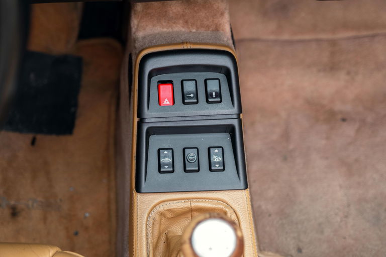 Porsche 993 Carrera 4