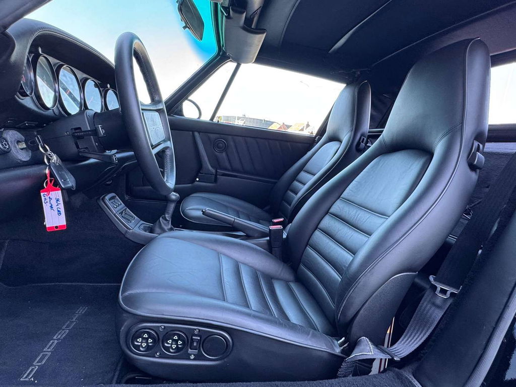 Porsche 964 Carrera 4