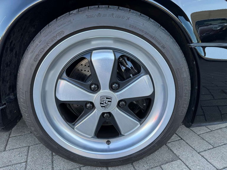 Porsche 964 Carrera 4