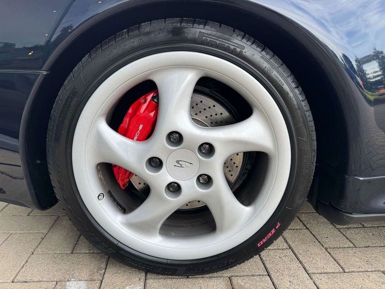Porsche 993 Carrera 4S