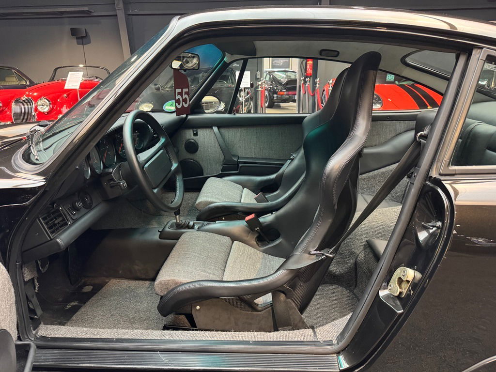 Porsche 964 Carrera 4