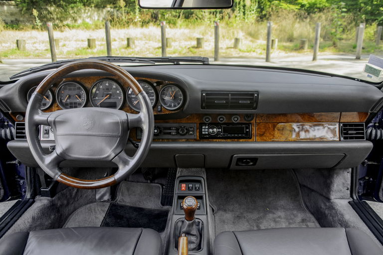 Porsche 993 Carrera 4