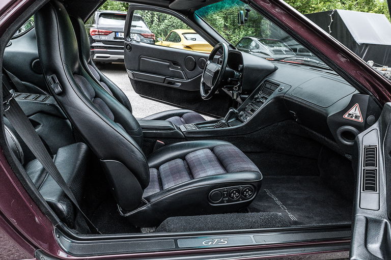 Porsche 928 GTS