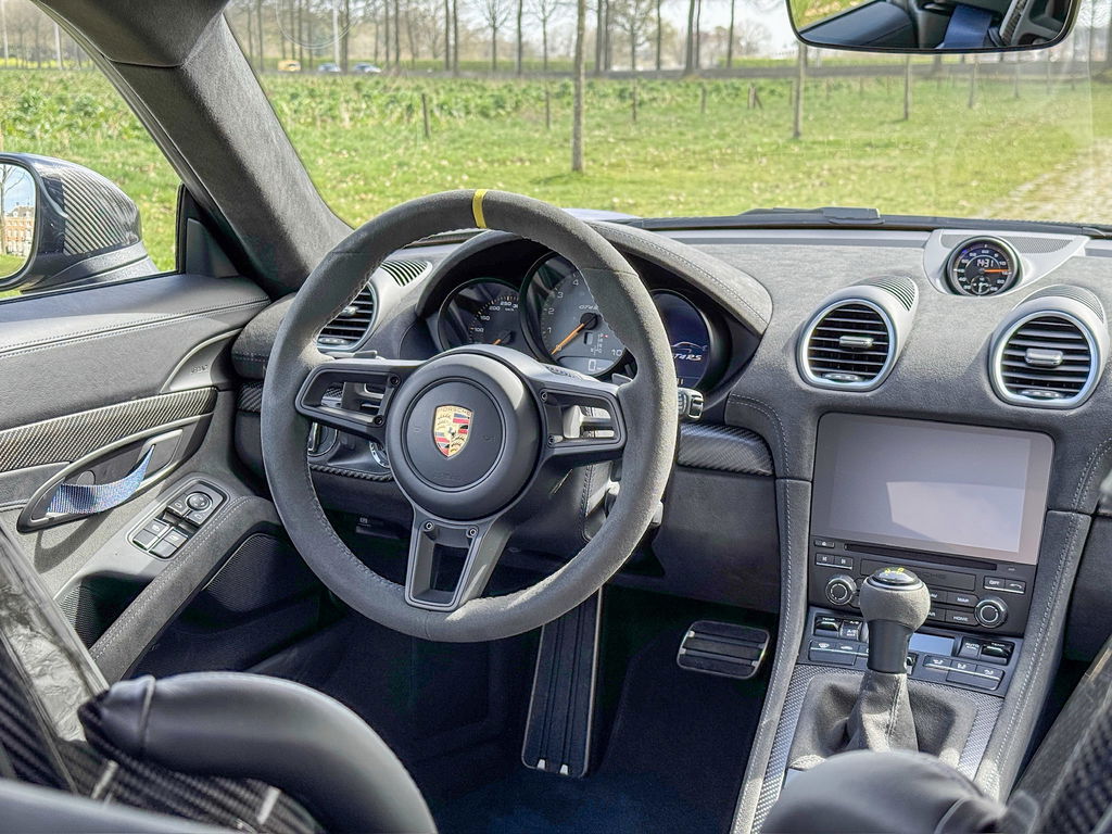 Porsche 718 Cayman GT4 RS