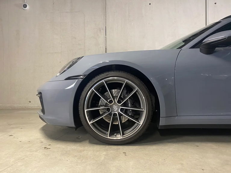 Porsche 992 Carrera