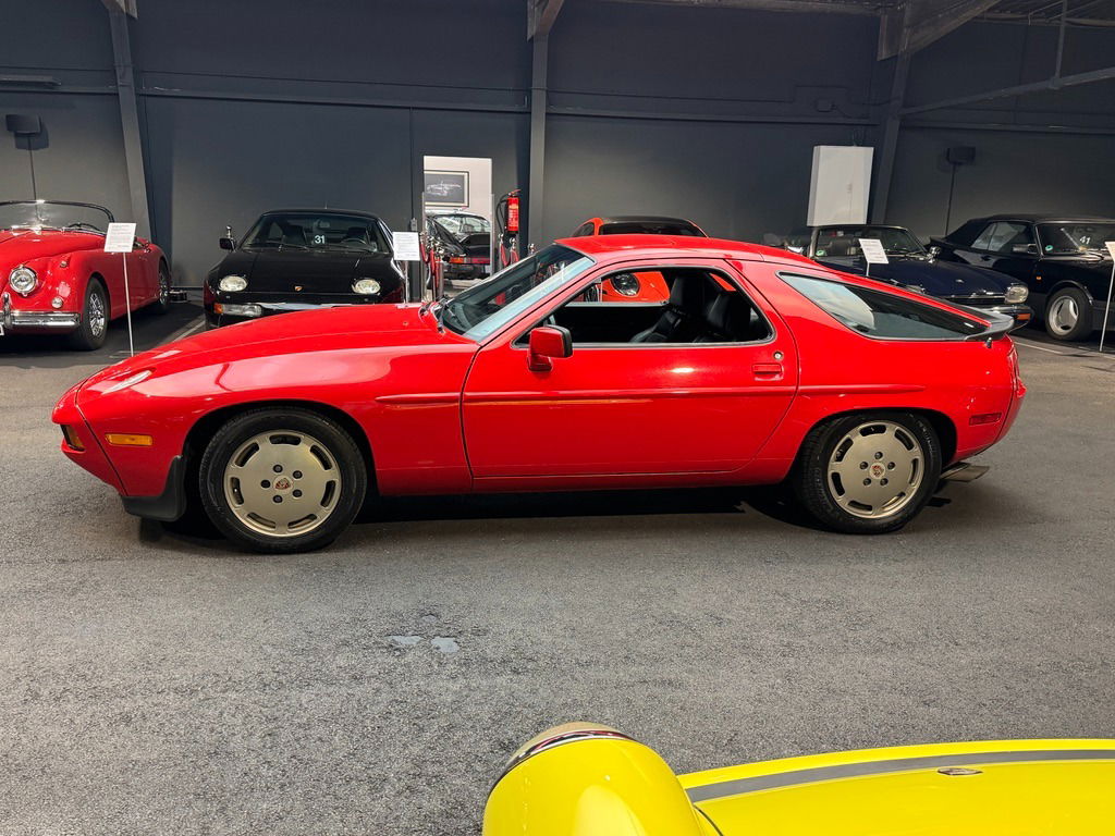 Porsche 928 S