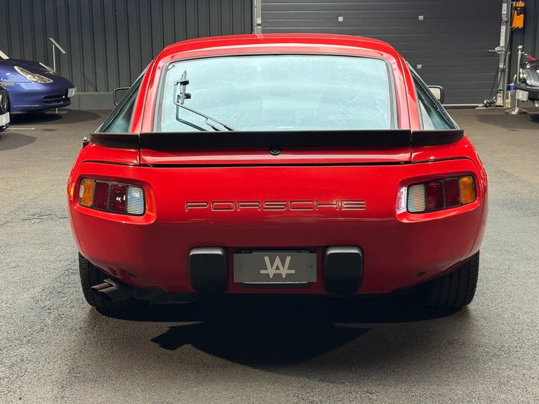 Porsche 928 S