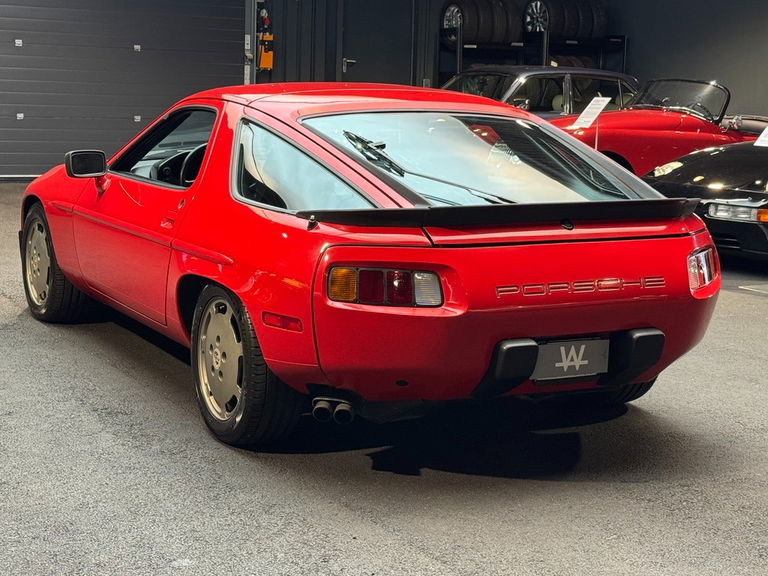 Porsche 928 S