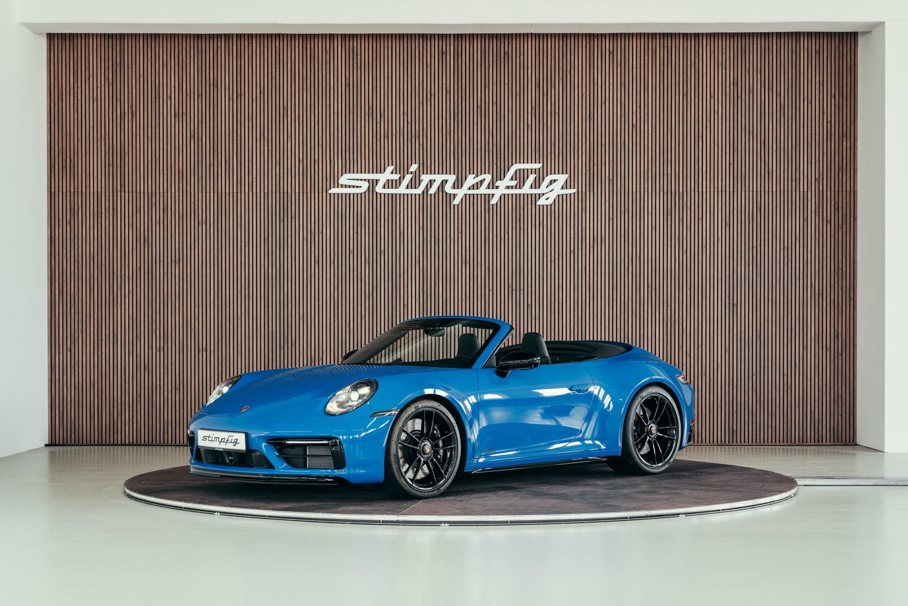 Porsche 992 Carrera 4 GTS 2023 - elferspot.com - Marketplace for