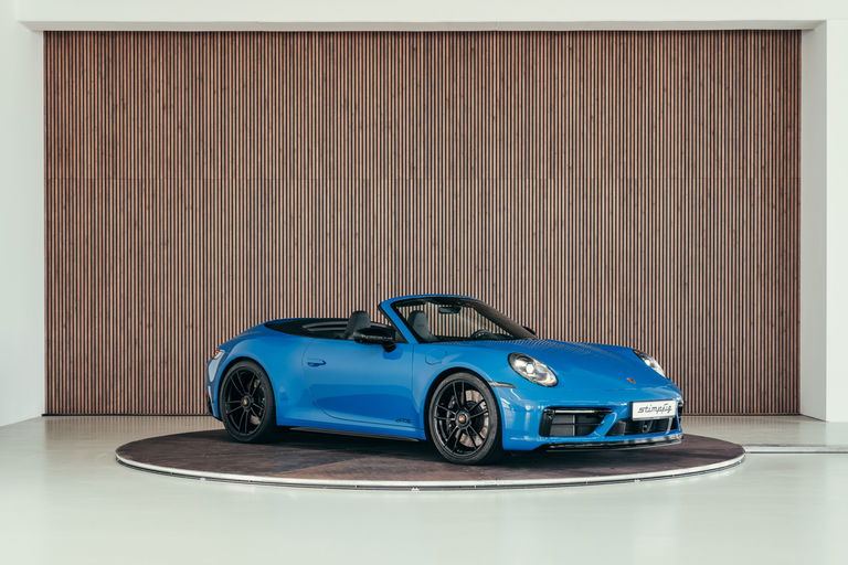 Porsche 992 Carrera 4 GTS