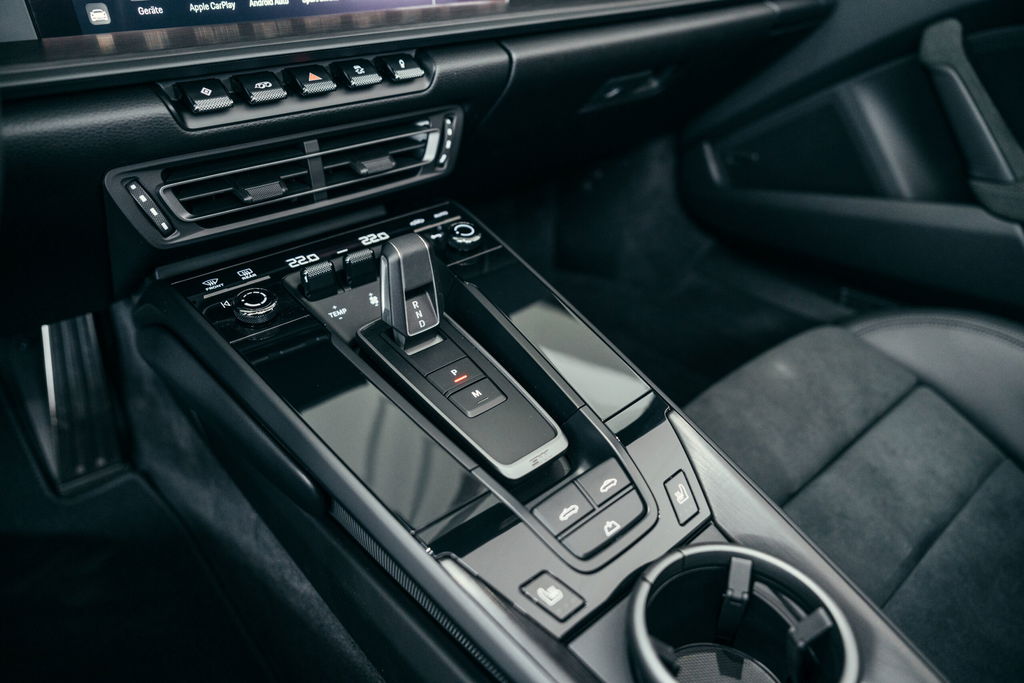 Porsche 992 Carrera 4 GTS