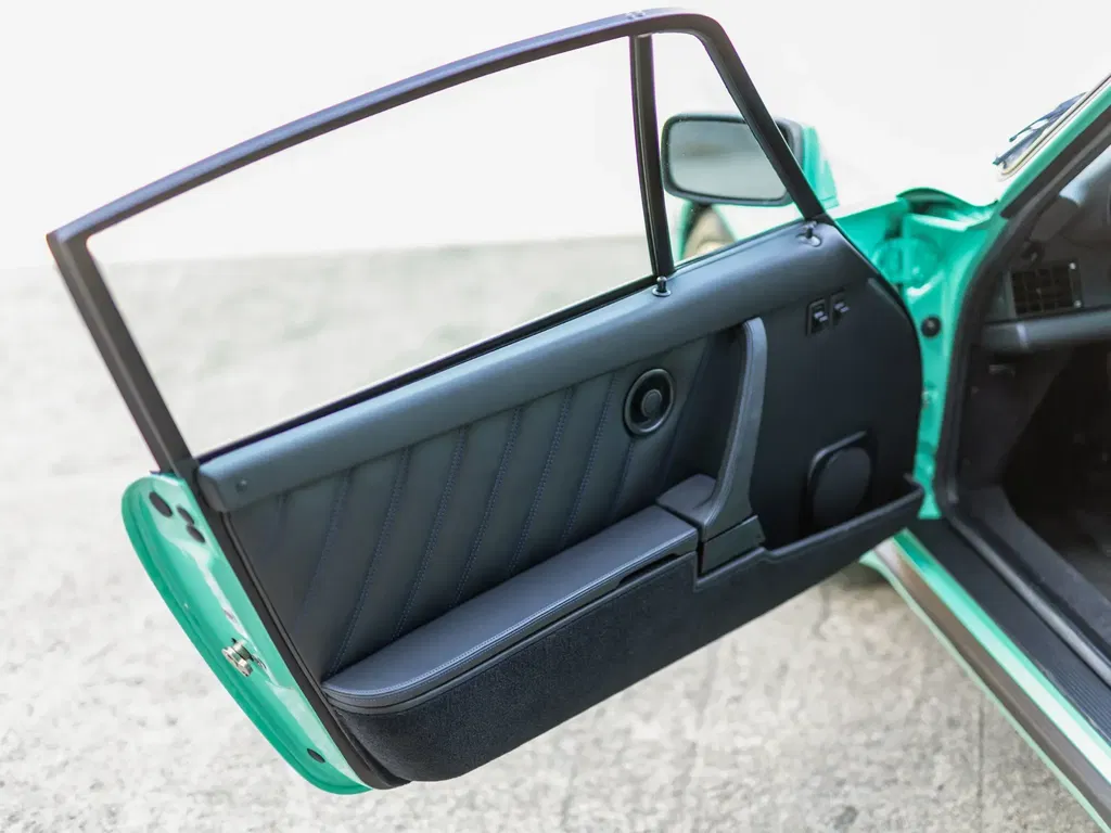 Porsche 911 TAG Turbo by Lanzante