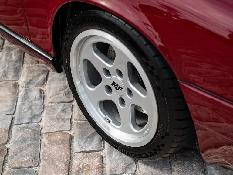 Porsche RUF CTR “Yellowbird”