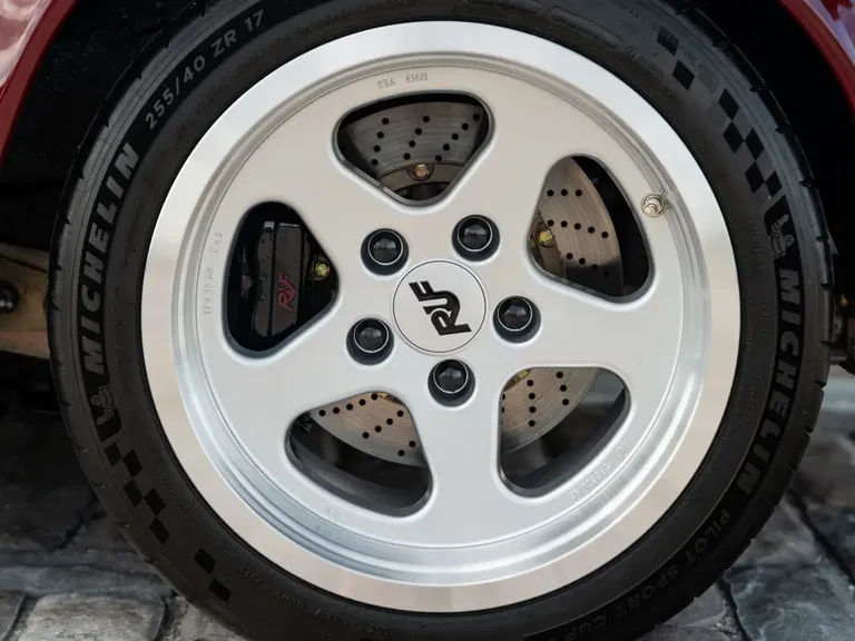 Porsche RUF CTR “Yellowbird”