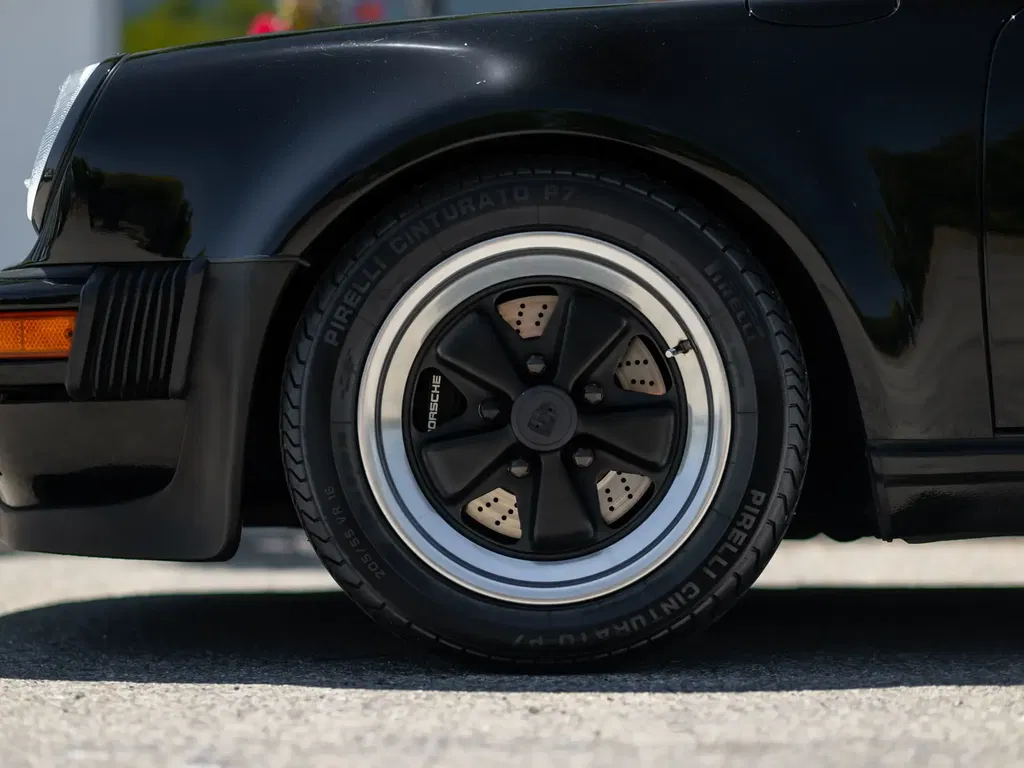 Porsche 911 Turbo 3.3 (US)