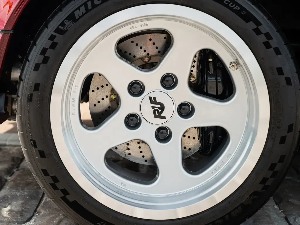 Porsche RUF CTR “Yellowbird”