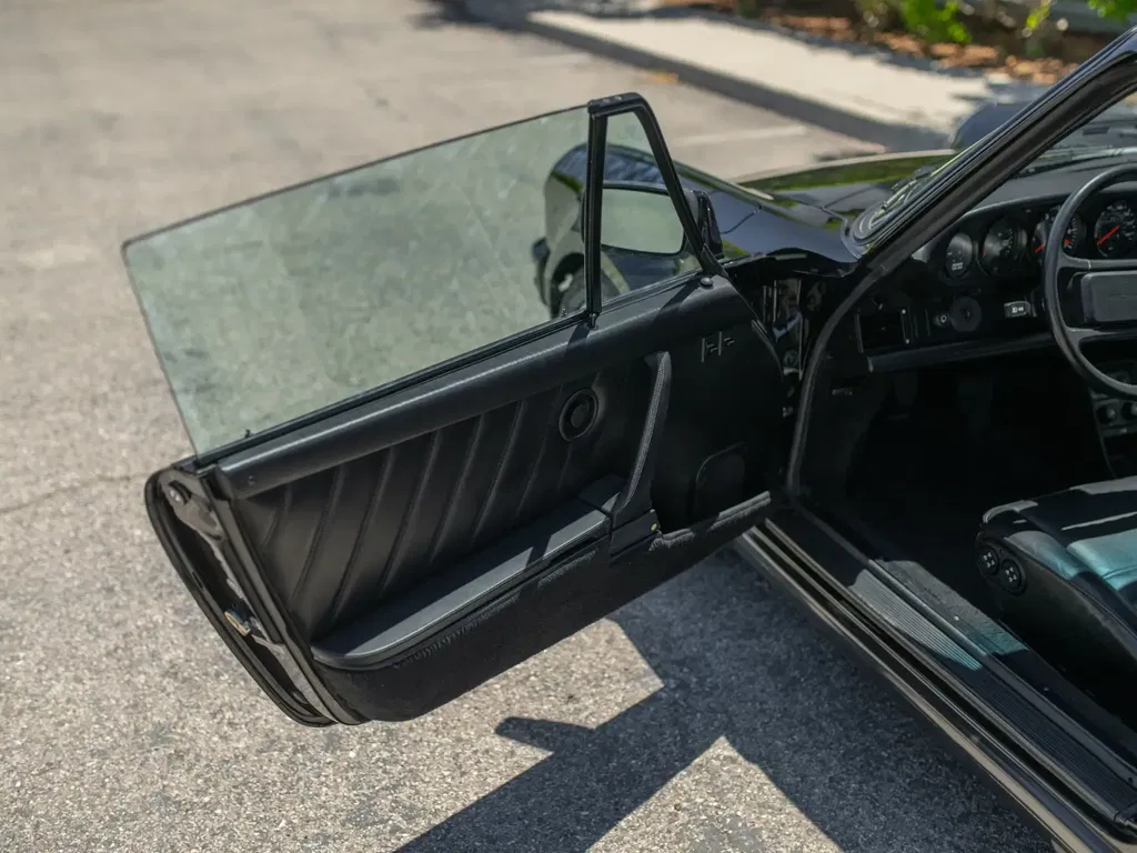 Porsche 911 Turbo 3.3 (US)