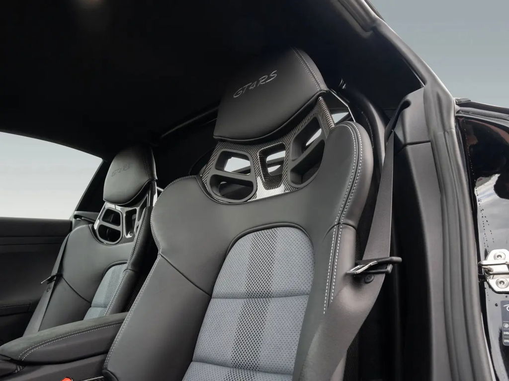 Porsche 718 Cayman GT4 RS