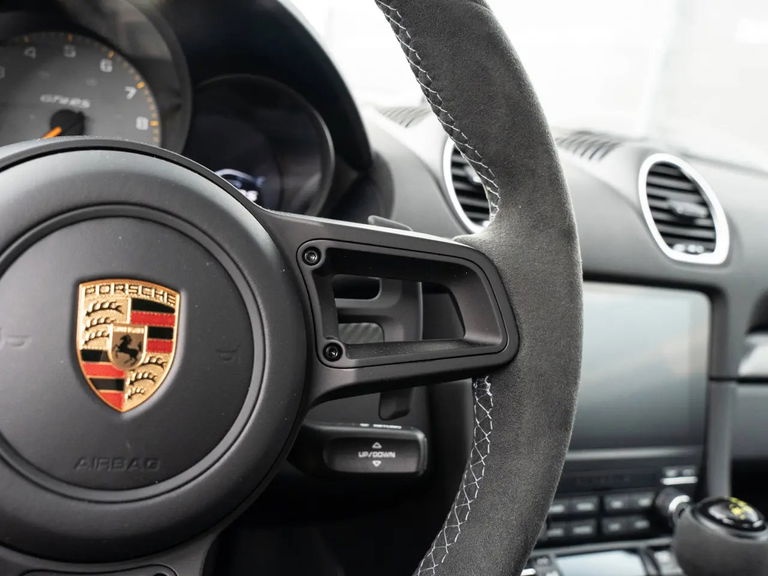 Porsche 718 Cayman GT4 RS