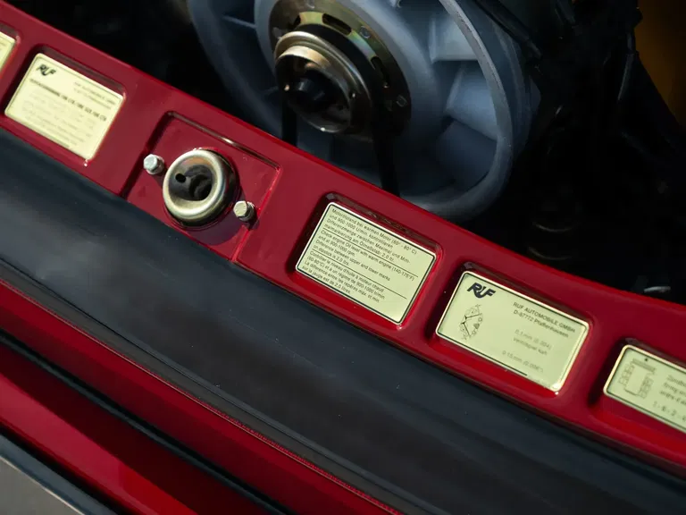 Porsche RUF CTR “Yellowbird”