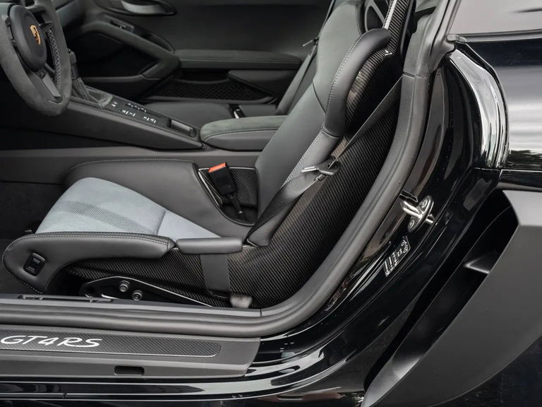 Porsche 718 Cayman GT4 RS