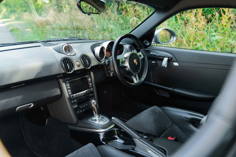 Porsche 987 Cayman R