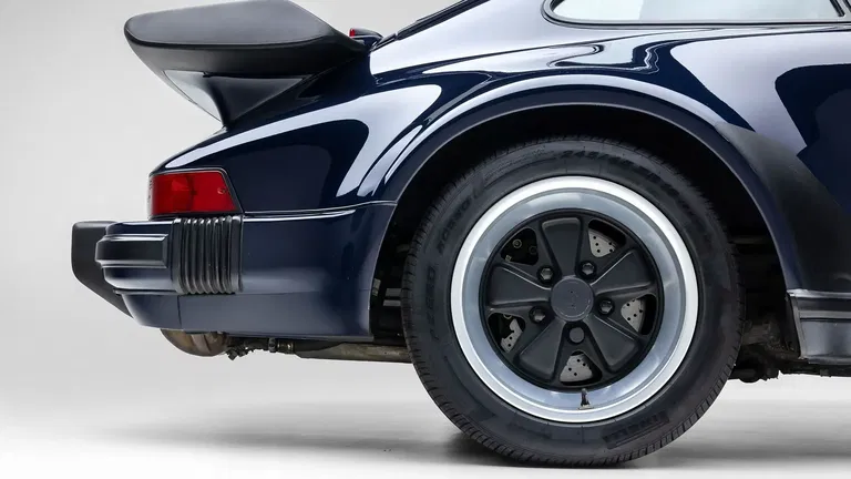 Porsche 911 Turbo 3.3 (US)