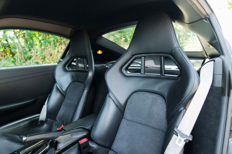 Porsche 987 Cayman R