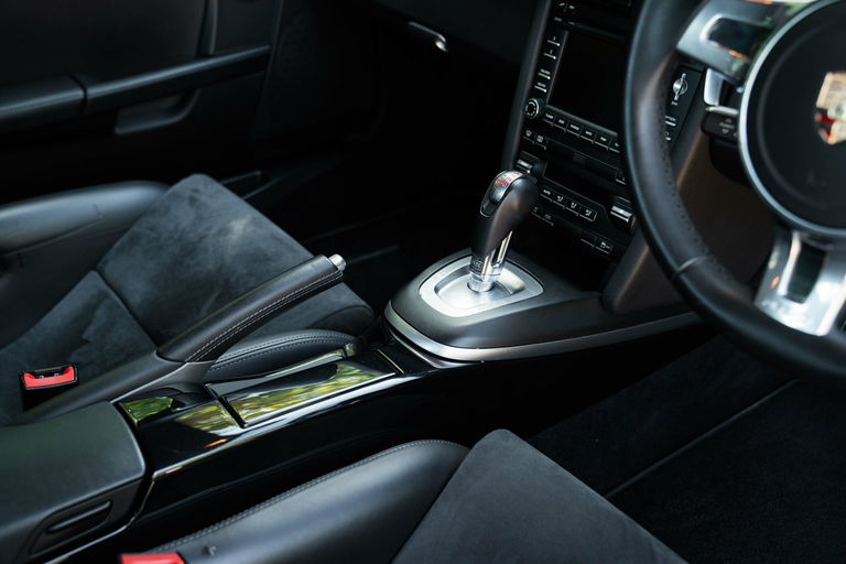 Porsche 987 Cayman R