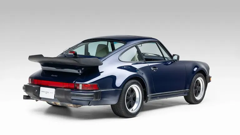 Porsche 911 Turbo 3.3 (US)