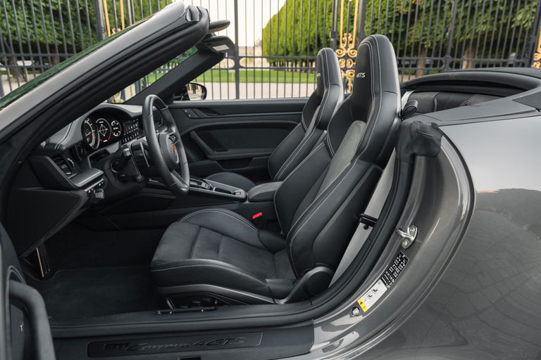 Porsche 992 Carrera 4 GTS