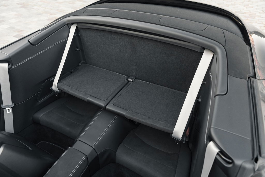 Porsche 992 Carrera 4 GTS