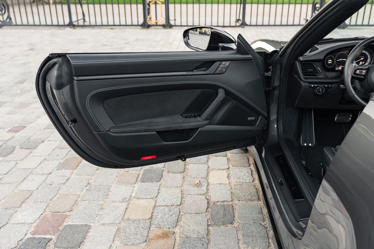 Porsche 992 Carrera 4 GTS